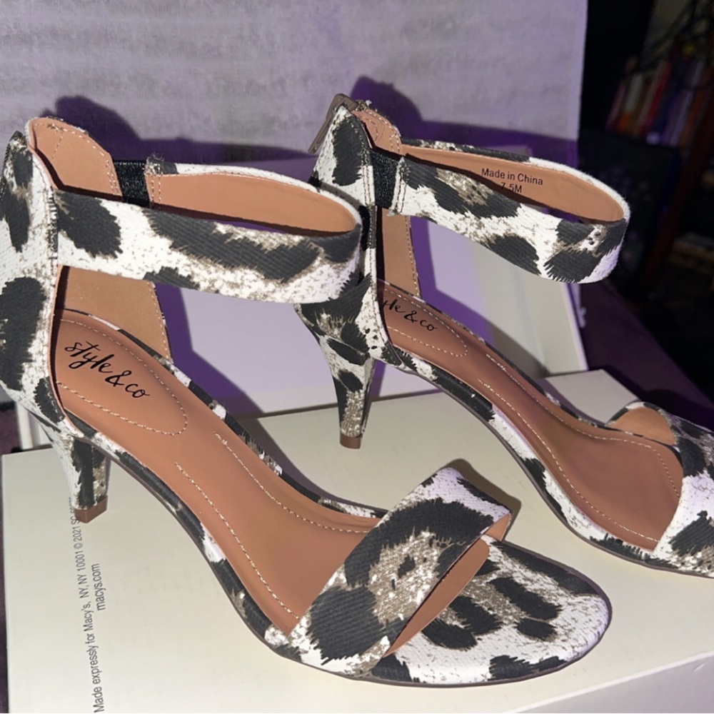 White High Heels - Cheetah print